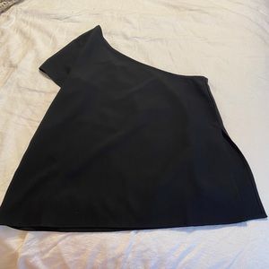 One shoulder top